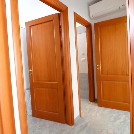 Kales's House