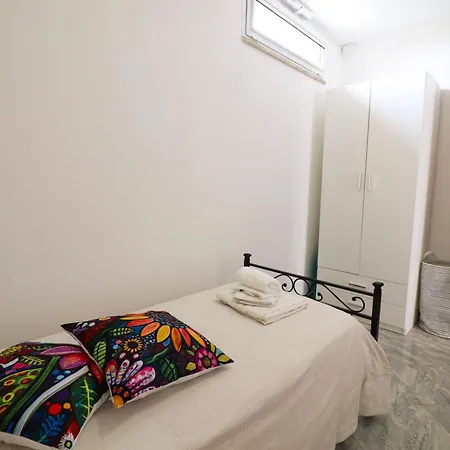 Kales's House * Otranto